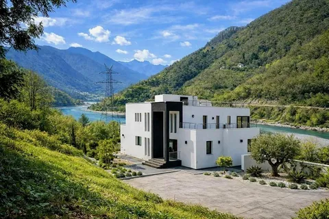 Expose Villa Adjara