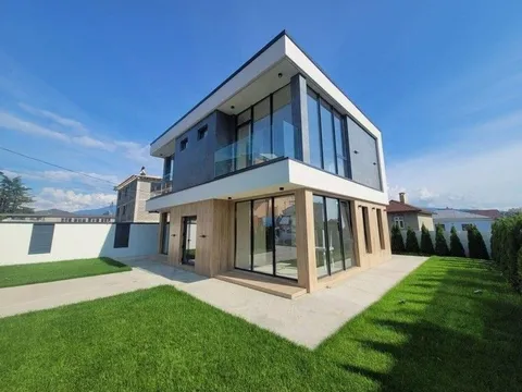 Квартира 200 м², Район Руставели в Батуми