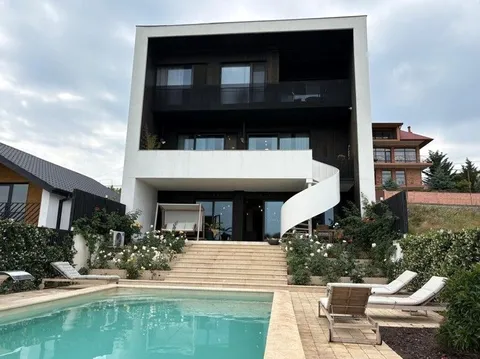 House 600 m² in Batumi