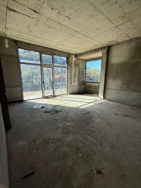 Дом 700 м², Район Кахабери в Батуми