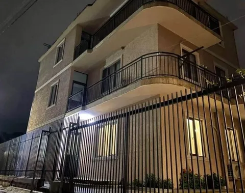 Дом 290 м², Район Кахабери в Батуми