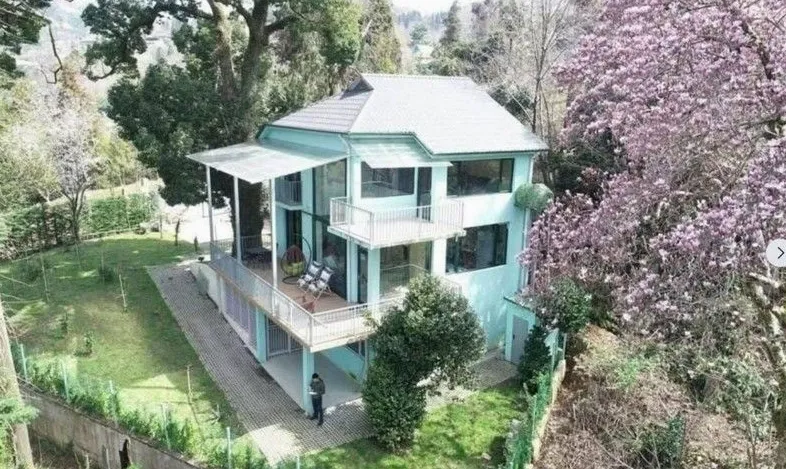 House 215 m², District Makhinjauri in Batumi